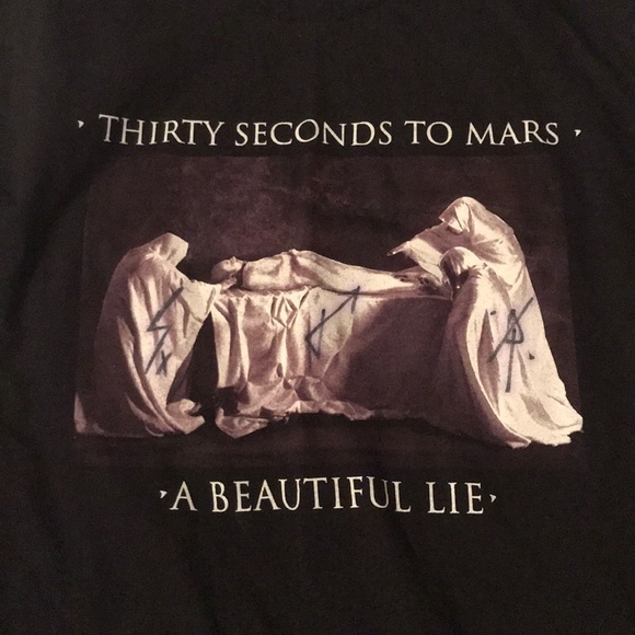 SIGNED 30 Seconds To Mars Tshirt - Picture 1 of 2